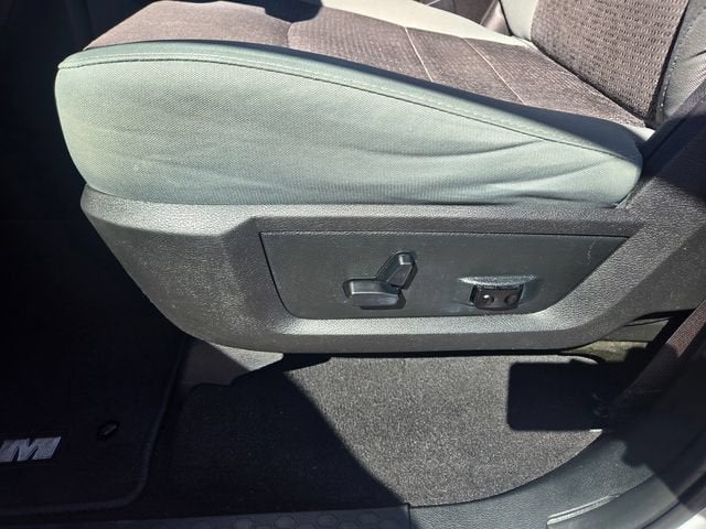 2017 RAM 1500 Big Horn Quad Cab 4x4 6'4" Box