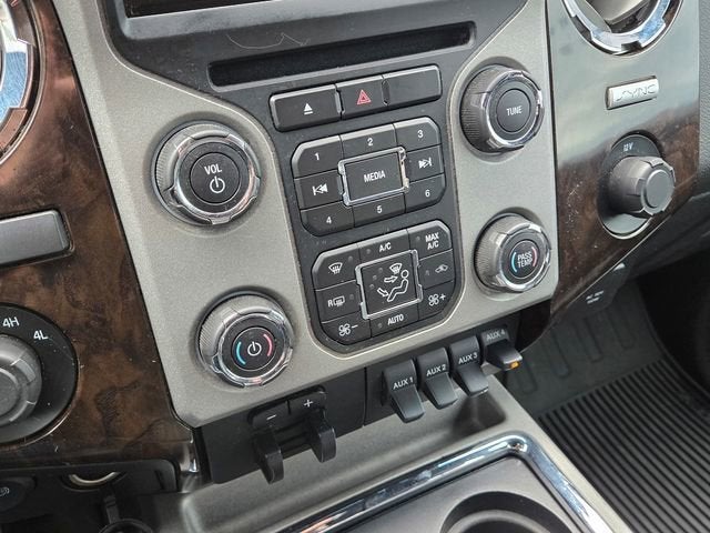 2015 Ford Super Duty F-250 SRW Lariat