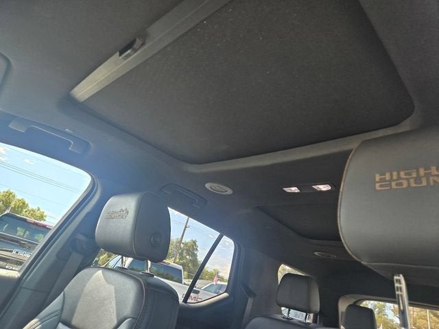 2023 Chevrolet Traverse High Country