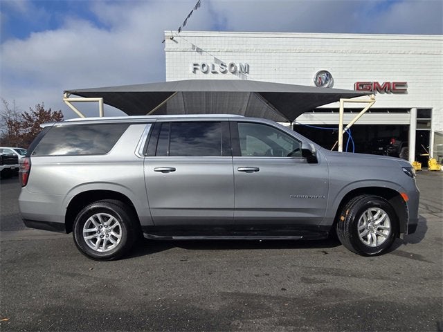 2023 Chevrolet Suburban LT