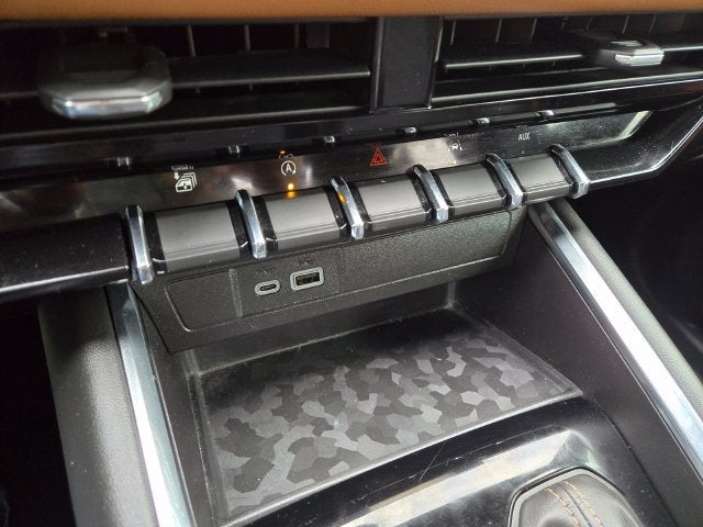 2023 GMC Canyon 4WD AT4
