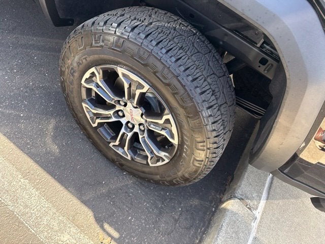 2023 GMC Canyon 4WD AT4