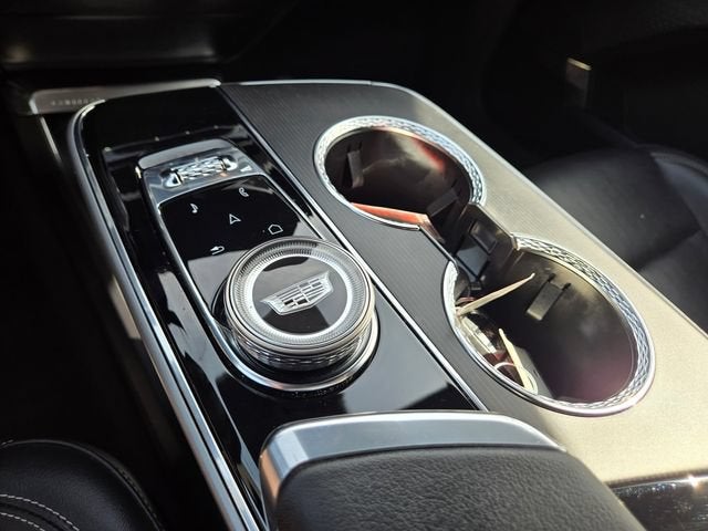 2024 Cadillac LYRIQ Luxury 1