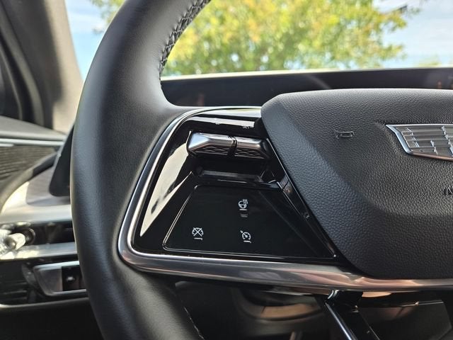 2024 Cadillac LYRIQ Luxury 1