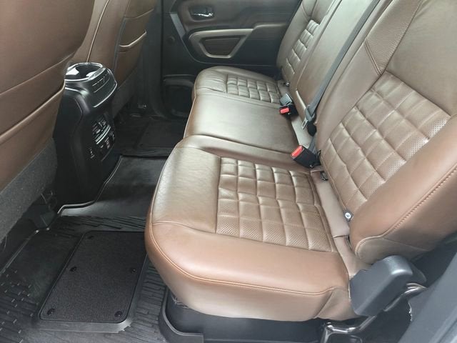 2023 Nissan TITAN Crew Cab Platinum Reserve 4x4