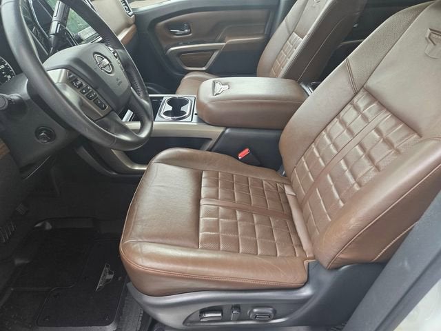 2023 Nissan TITAN Crew Cab Platinum Reserve 4x4