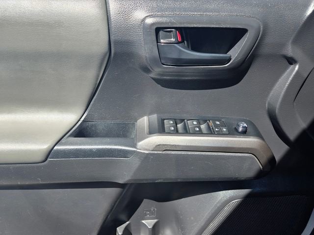 2022 Toyota Tacoma 2WD SR5