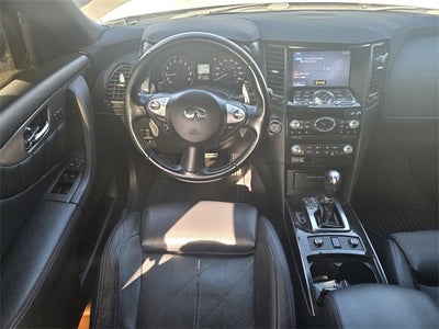 2016 INFINITI QX70 RWD 4dr