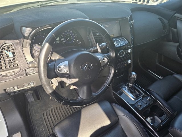 2016 INFINITI QX70 RWD 4dr
