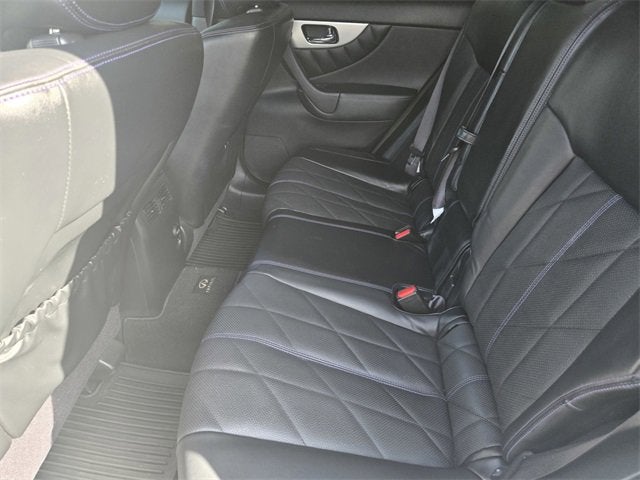 2016 INFINITI QX70 RWD 4dr