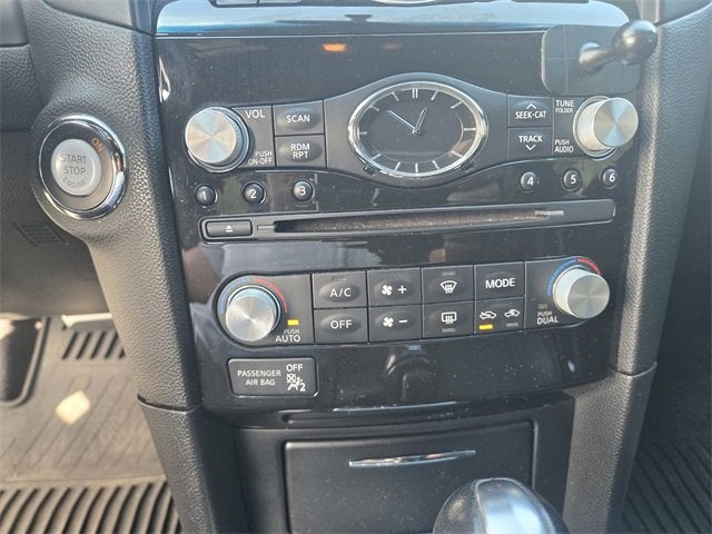 2016 INFINITI QX70 RWD 4dr