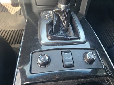 2016 INFINITI QX70 RWD 4dr