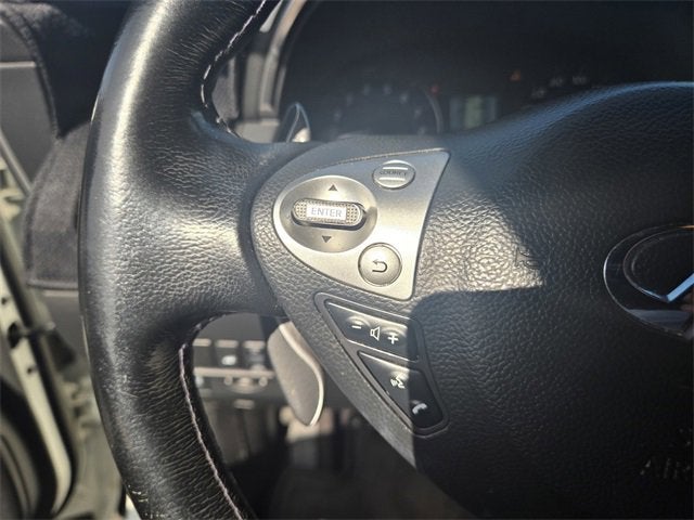 2016 INFINITI QX70 RWD 4dr