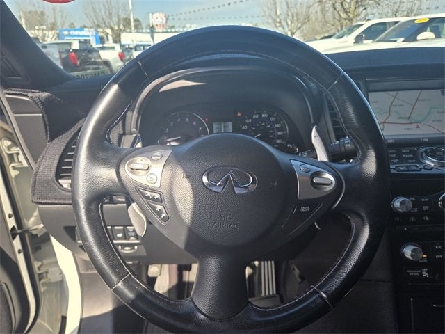 2016 INFINITI QX70 RWD 4dr