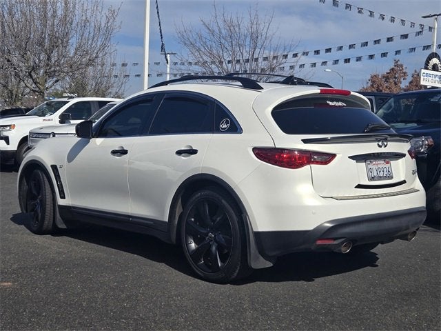2016 INFINITI QX70 RWD 4dr