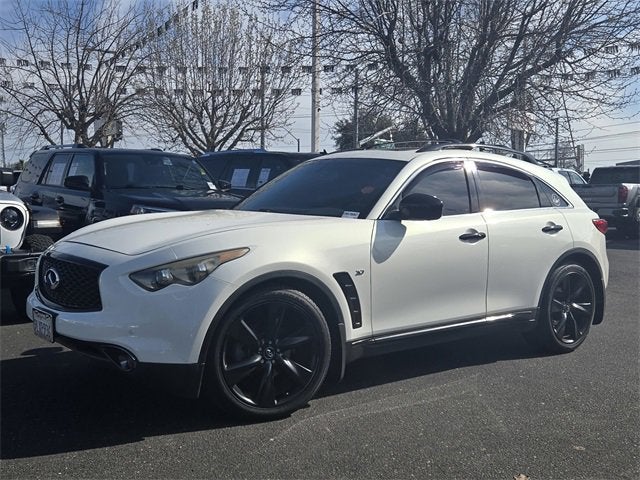 2016 INFINITI QX70 RWD 4dr