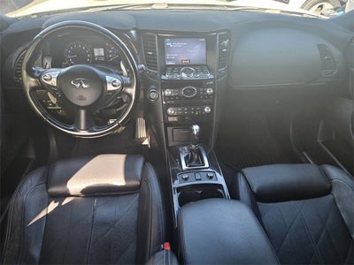 2016 INFINITI QX70 RWD 4dr