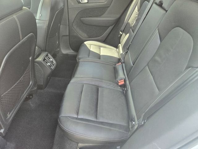 2023 Volvo XC40 Plus Bright Theme
