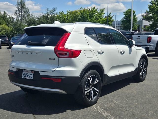 2023 Volvo XC40 Plus Bright Theme