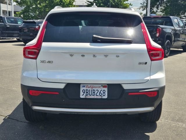 2023 Volvo XC40 Plus Bright Theme