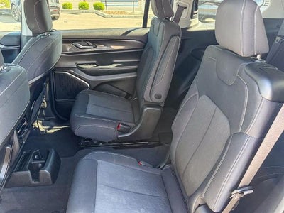 2021 Jeep Grand Cherokee L Laredo