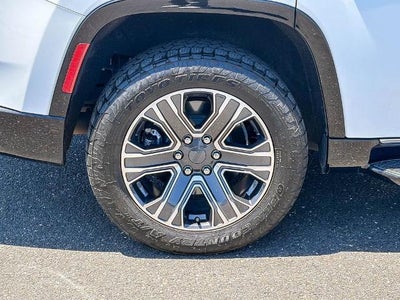 2023 Jeep Wagoneer Base
