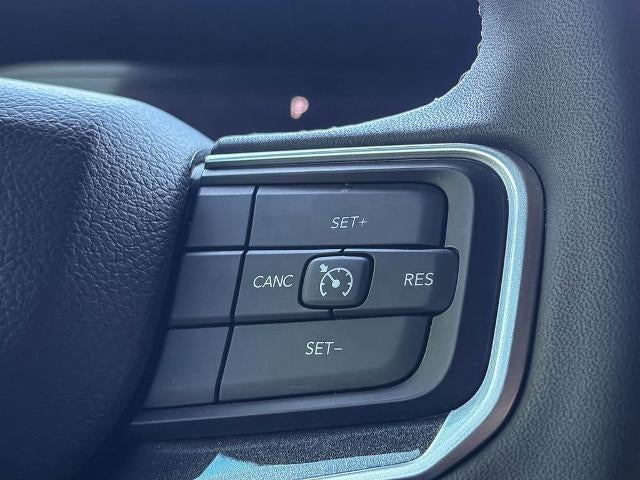 2023 Jeep Wagoneer Base