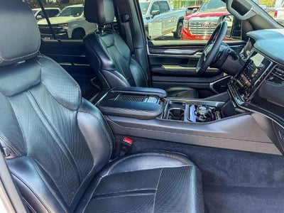 2023 Jeep Wagoneer Base