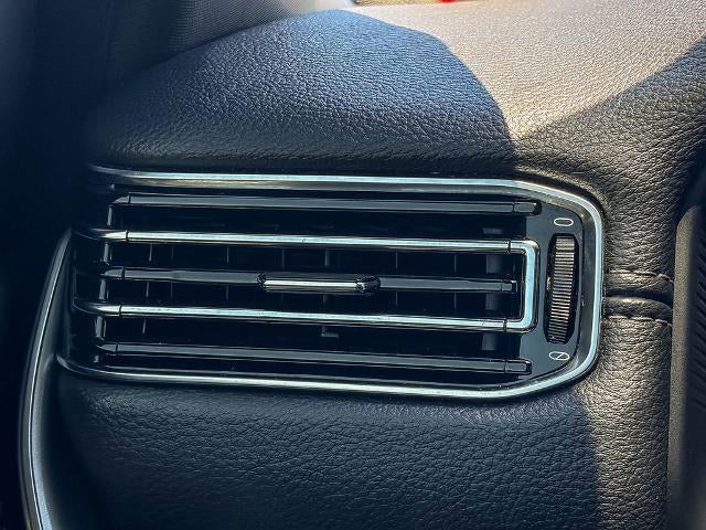 2023 Jeep Wagoneer Base