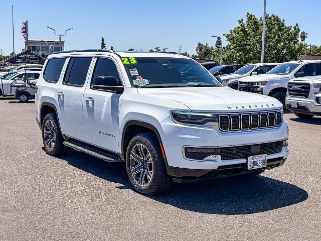 2023 Jeep Wagoneer Base