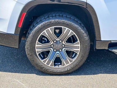 2023 Jeep Wagoneer Base