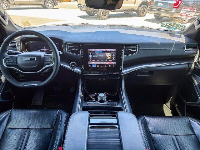 2023 Jeep Wagoneer Base
