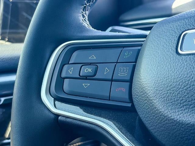 2023 Jeep Wagoneer Base