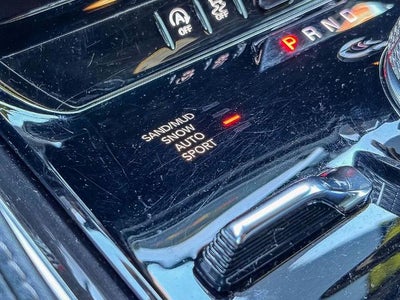 2023 Jeep Wagoneer Base