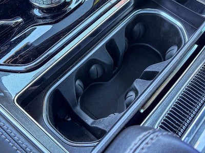 2023 Jeep Wagoneer Base
