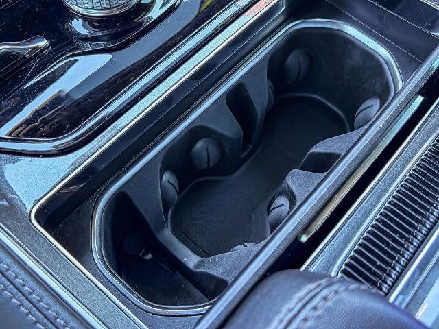 2023 Jeep Wagoneer Base