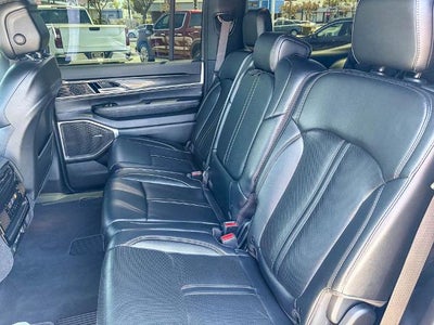 2023 Jeep Wagoneer Base