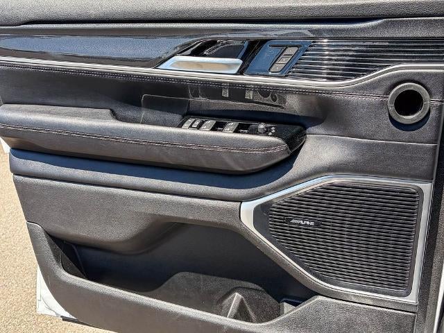 2023 Jeep Wagoneer Base
