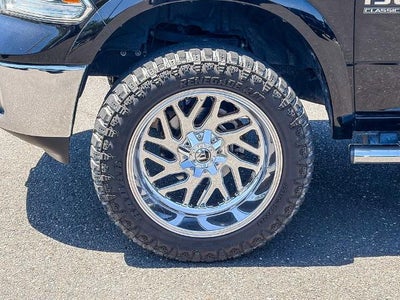 2019 RAM 1500 Classic Laramie Crew Cab 4x2 5'7" Box