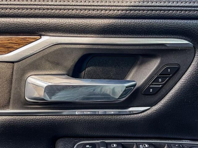 2020 RAM 1500 Laramie Crew Cab 4x4 5'7" Box
