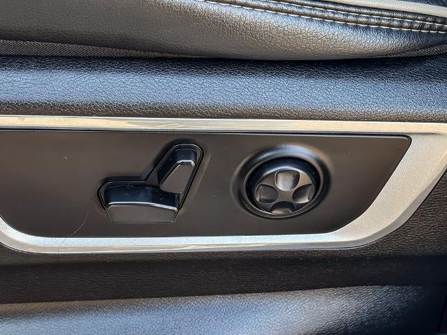 2020 RAM 1500 Laramie Crew Cab 4x4 5'7" Box