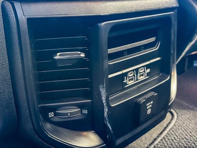 2020 RAM 1500 Laramie Crew Cab 4x4 5'7" Box