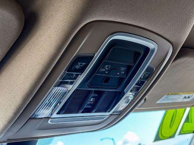 2020 RAM 1500 Laramie Crew Cab 4x4 5'7" Box