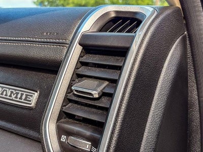 2020 RAM 1500 Laramie Crew Cab 4x4 5'7" Box