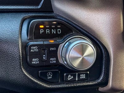 2020 RAM 1500 Laramie Crew Cab 4x4 5'7" Box