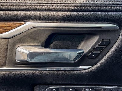 2020 RAM 1500 Laramie Crew Cab 4x4 5'7" Box