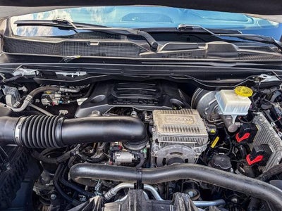 2020 RAM 1500 Laramie Crew Cab 4x4 5'7" Box