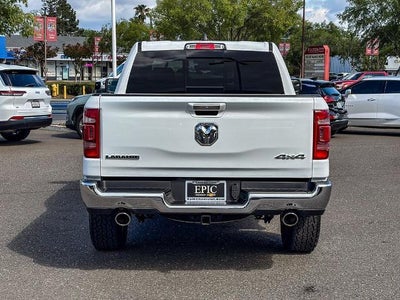 2020 RAM 1500 Laramie Crew Cab 4x4 5'7" Box