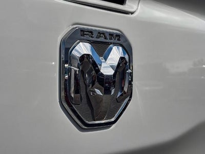 2020 RAM 1500 Laramie Crew Cab 4x4 5'7" Box