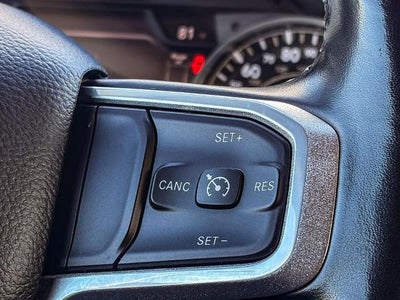 2020 RAM 1500 Laramie Crew Cab 4x4 5'7" Box
